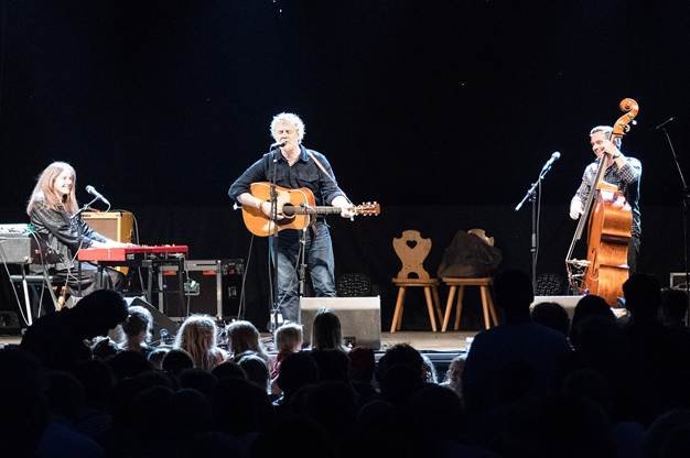 Glen Hansard death cuts short a career captured in performances like this one from 2018